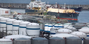 LNG Prices May Rise Further Amid Supply Risks and Global Market Volatility